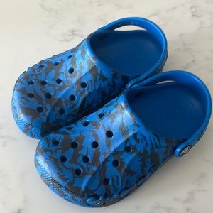 NEW printed baya crocs - boys size J1